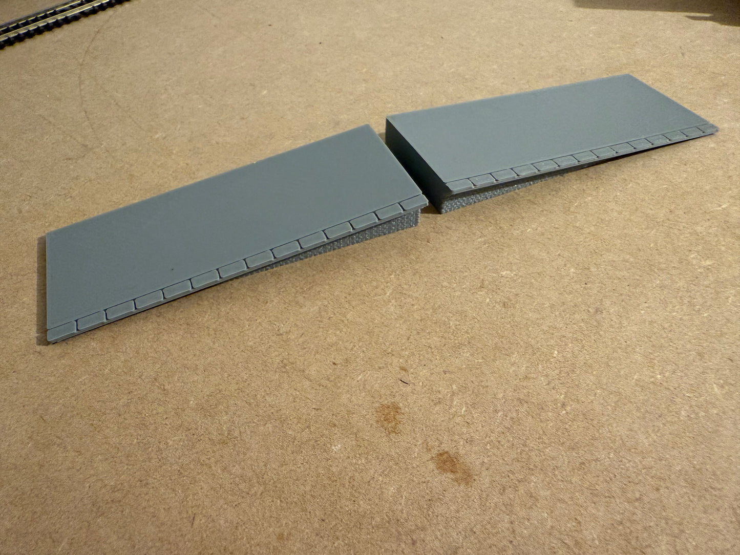 Straight Single Sided Sloped Platform 45mm Wide - TT:120