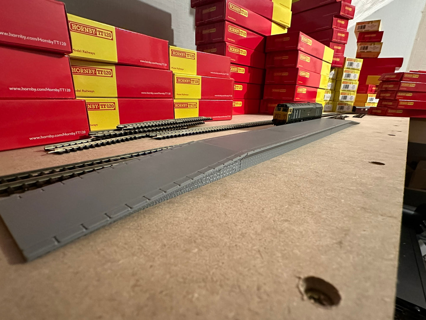 Straight Double Sided Sloped Platform 45mm Wide - TT:120