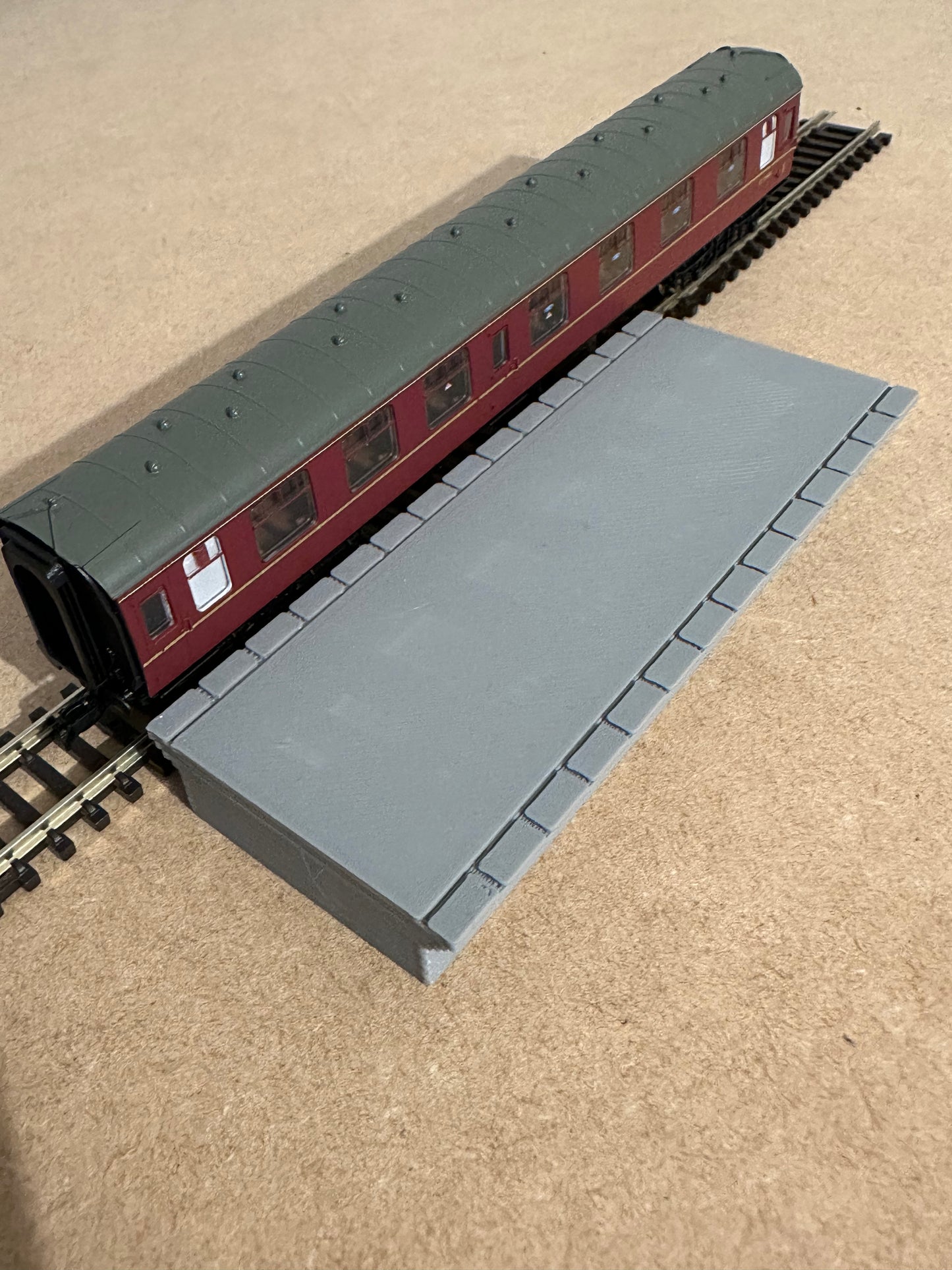 Straight Double Sided Platform 45mm Wide - TT:120