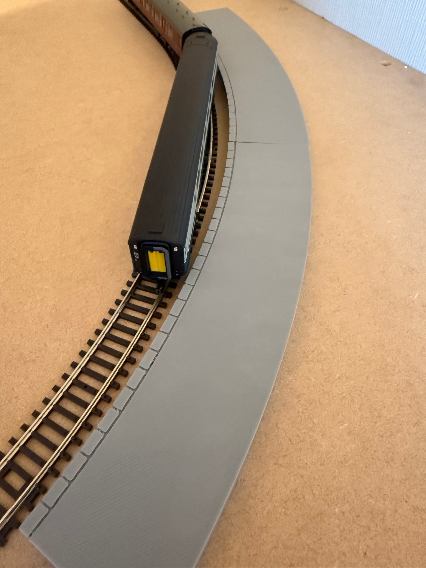 3th Radius Outer Curved Platform with Spacers - TT:120