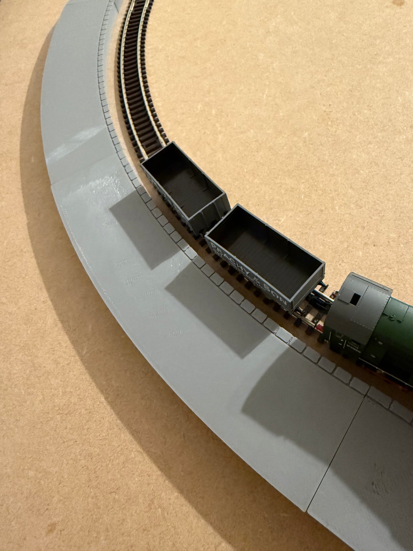 2nd Radius Outer Curved Platform with Spacers - TT:120